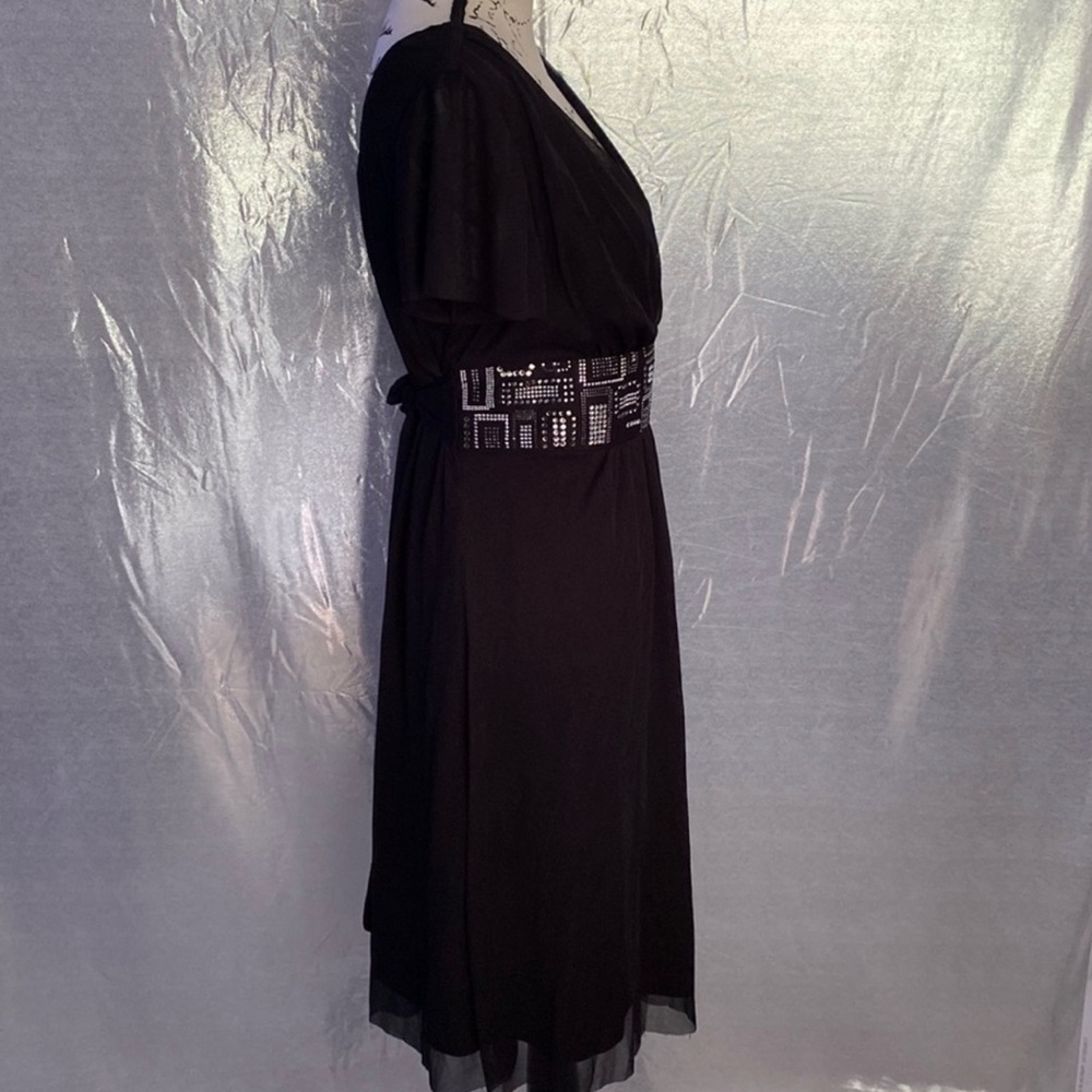 R&M Richards Short Sleeve Dress With Belt
R & M Richards
Size: 12 - Picture 6 of 9